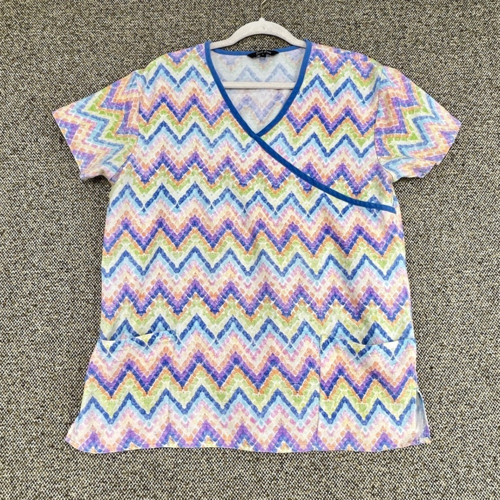 Modern Just Love Scrub Top Chevron Zigzag Print Cotton Blend Blue Purple Large